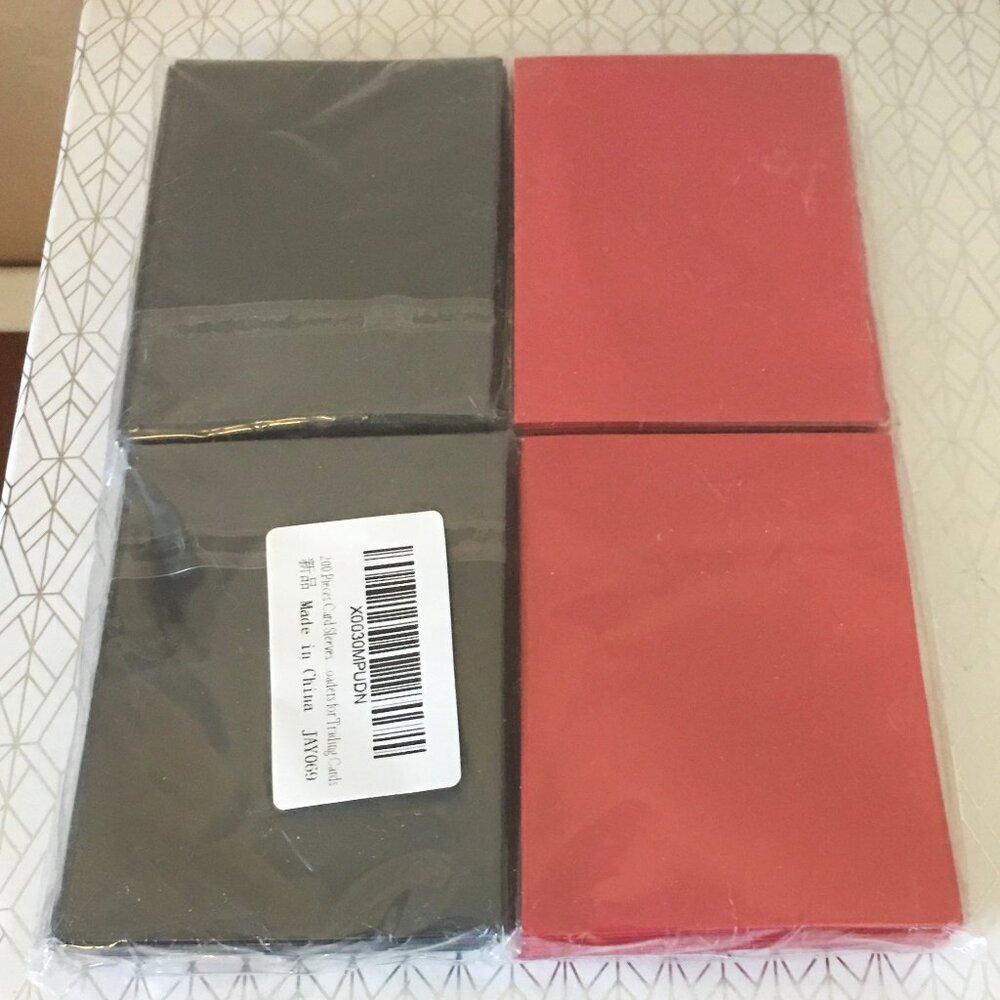 Soft Plastic Trading Card Sleeves, 100 Red / 100 Black NEW IN PACKAGE! - Picture 6 of 12